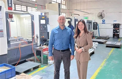 Ми дуже раді, що наш іспанський клієнт відвідав нас.